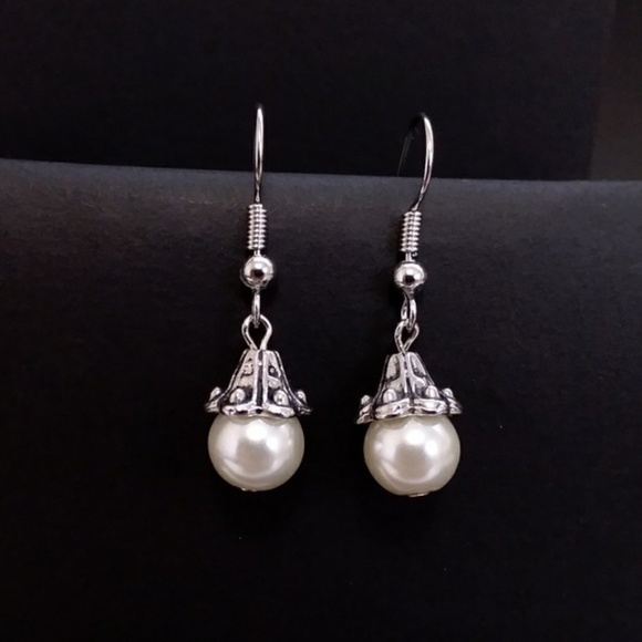 NEW Faux Pearl Silver Tone Hook Earrings - Picture 1 of 1